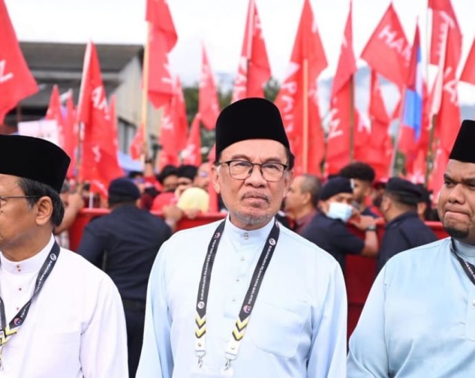 ‘I’m here to serve’: Malaysia’s Anwar Ibrahim seeks voters’ support in Perak after GE15 nomination