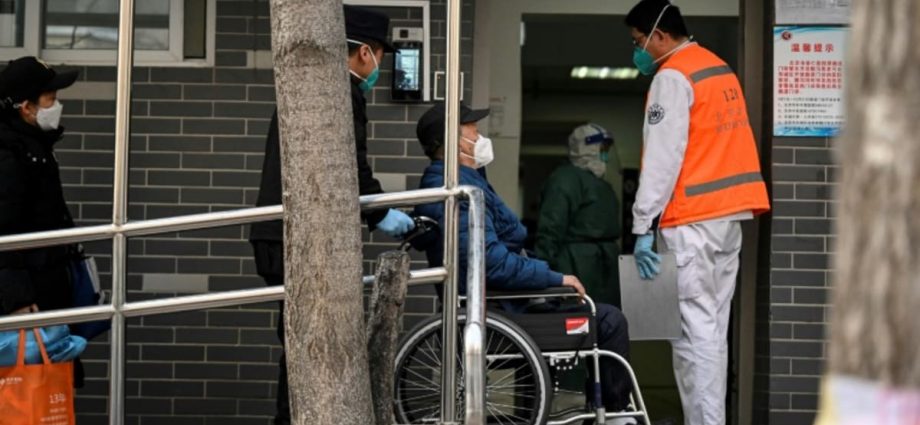 China says no new COVID-19 deaths after changing criteria