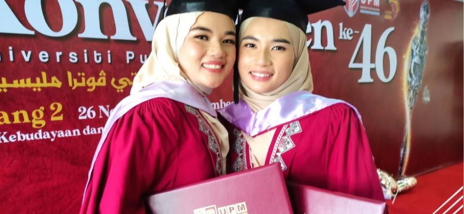 Doctor, doctor: Identical twins graduate together with medical degrees