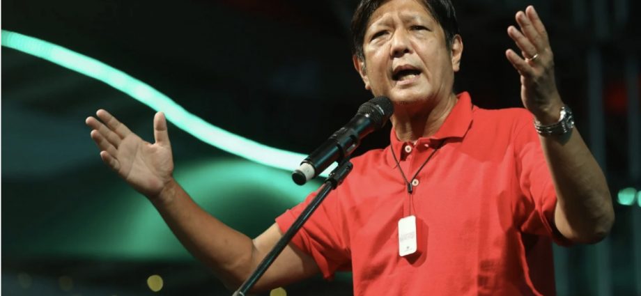 Marcos Jr shows the way to balance US and China