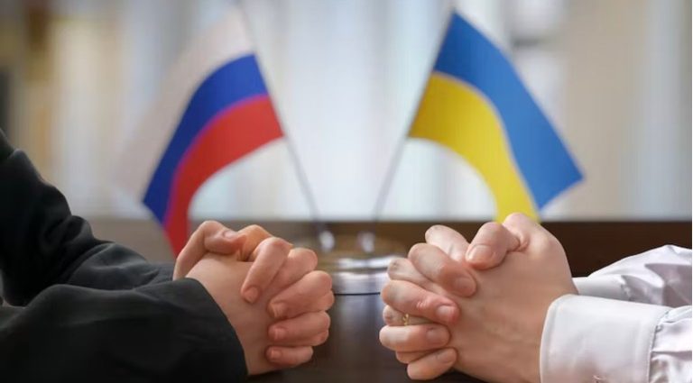 Moscow and Kiev are talking – just not about peace