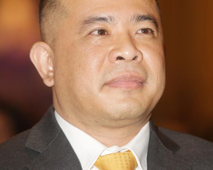 Prasit tries to evade court hearing