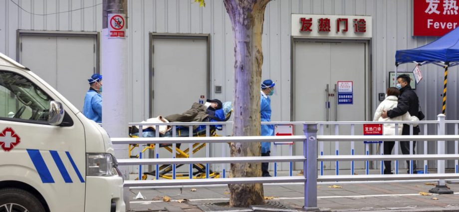 Shanghai hospital warns of 'tragic battle' as COVID-19 spreads