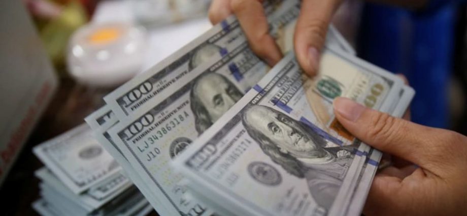 Foreign currency fixed deposits see more takers amid rising interest rates, strong Singdollar