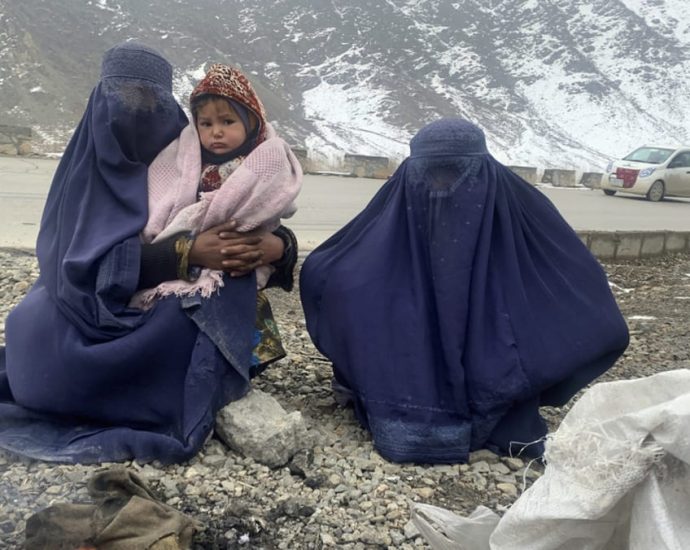 Harsh winter adds to hardship in Afghanistan against backdrop of humanitarian crisis