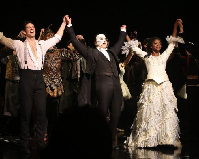 'The Phantom of the Opera' extends Broadway run for eight weeks due to high demand
