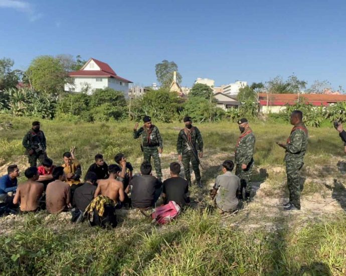 13 Myanmar migrants nabbed in Songkhla