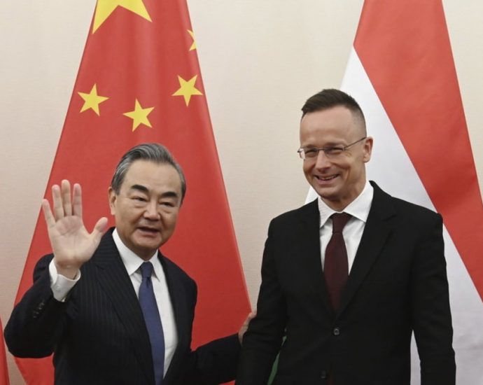 China, Hungary ready to cooperate over ending Ukraine conflict