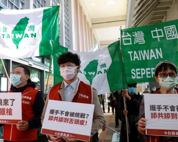 Chinese officials visit Taiwan, a first since pandemic