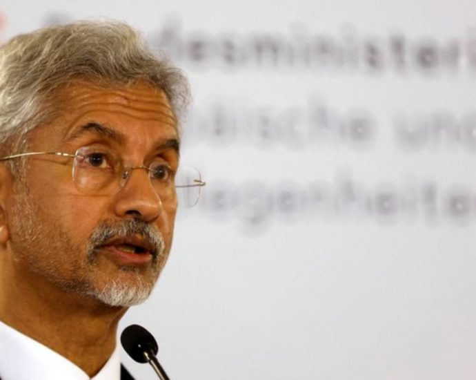 Indian foreign minister says ties good with global powers barring China