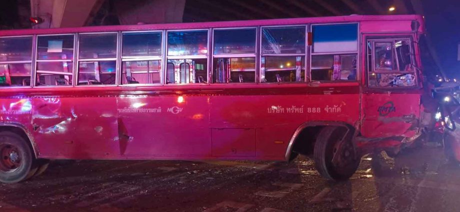 Notorious route 8 bus crashes, injures 14