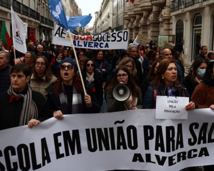 Portugal teachers take to streets as wave of discontent intensifies