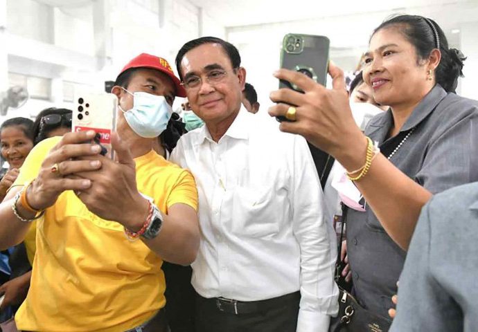 Prayut’s eyebrows say it all for poll campaign slogan sleuths