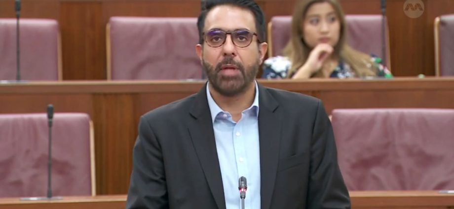 Pritam Singh advocates for English test in Singapore citizenship, PR applications