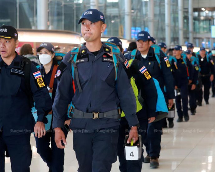 Rescue ‘heroes’ welcomed home from Turkey