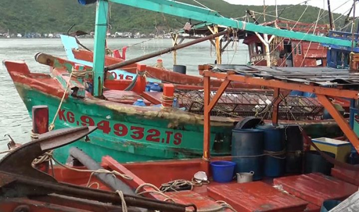 Songkhla Lake wants rid of eyesore boats