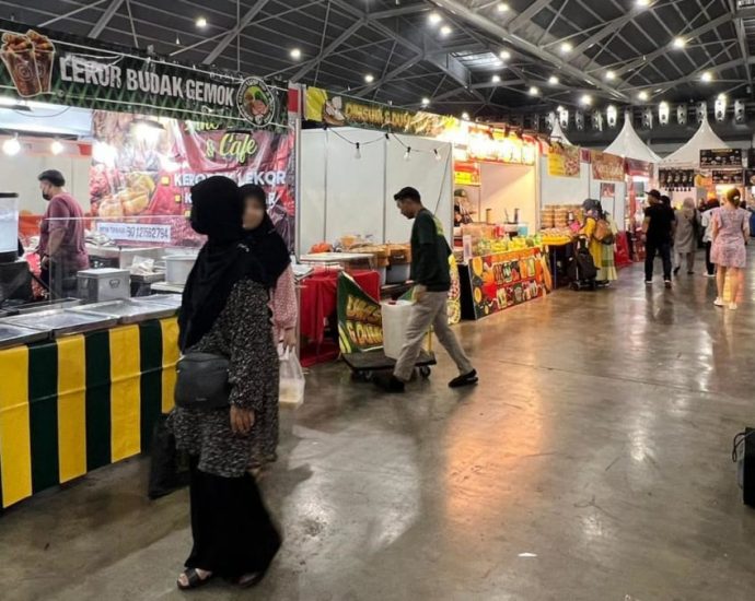 24 food stalls at Hari Raya Mega Sale 2023 fair suspended for operating without a licence