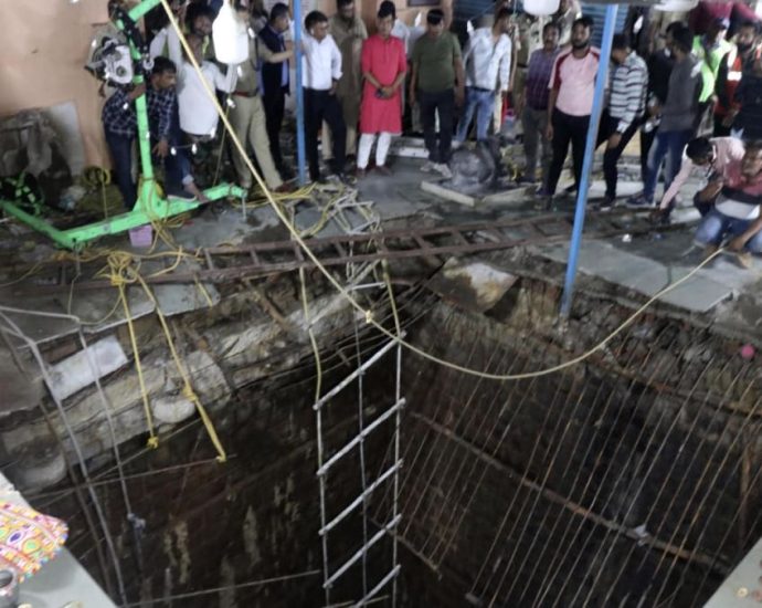 35 dead, 16 hurt in India stepwell accident