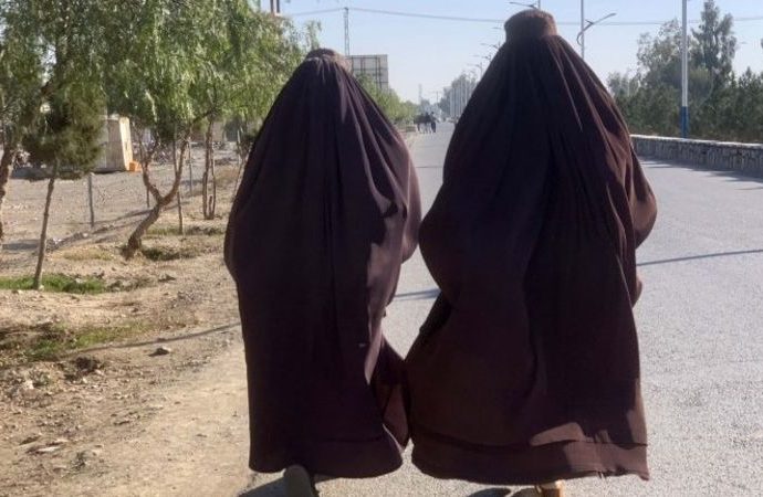 Afghanistan girls' education: 'When I see the boys going to school, it hurts'