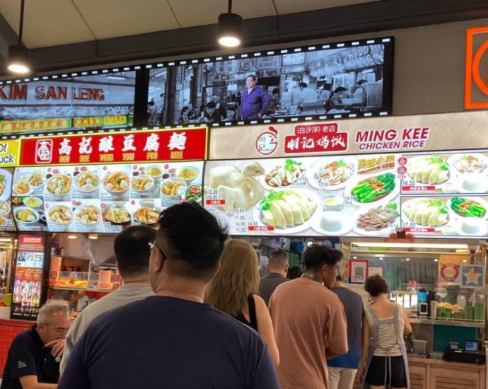 Bishan hawkers surprised by study saying chicken rice is most expensive in their neighbourhood