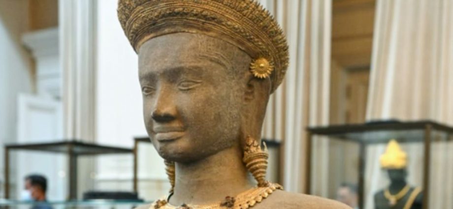Cambodia celebrates return of 'priceless' stolen Angkor jewellery