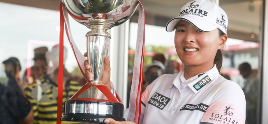 Classy Ko retains World Championship title after vintage round at Sentosa