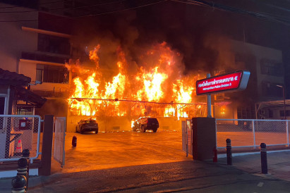 Fire destroys police building in Bangkok's Sathon