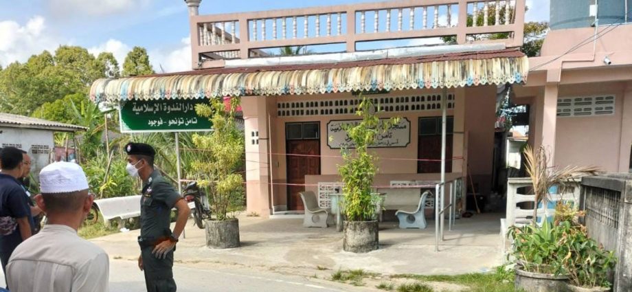 Girl, 14, shot dead outside Pattani mosque