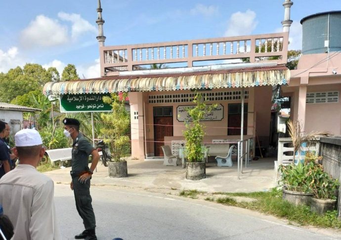 Gunman held after Pattani girl slain outside mosque