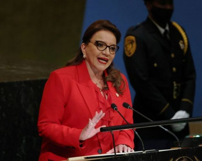 Honduras president says government will seek official relations with China