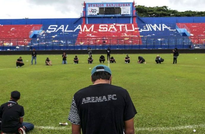 Indonesia football crush: Two jailed over Kanjuruhan stadium deaths