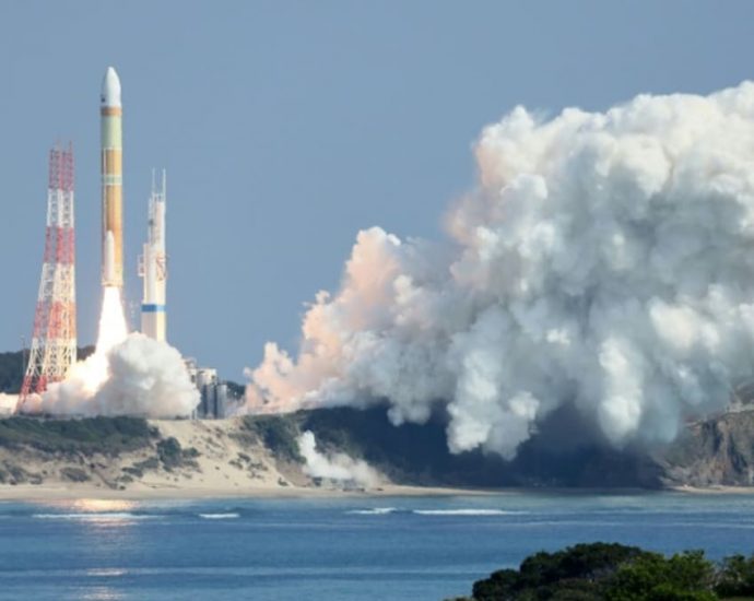 Japan H3 rocket fails, destruct command issued