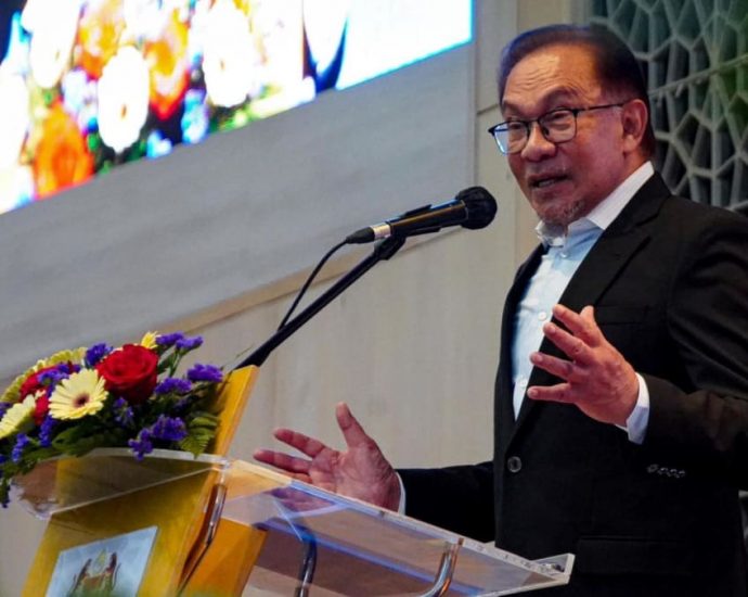 Malaysia PM Anwar says ban on political talk in mosques, prayer halls by state rulers must be respected