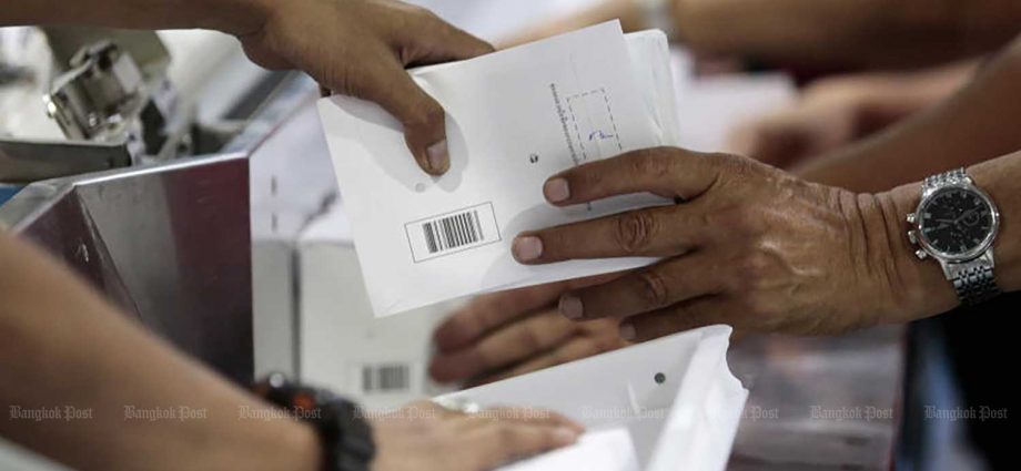 Over 32,000 register for advance voting on Saturday