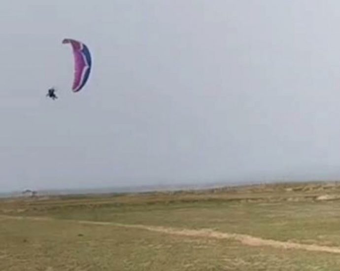 Policeman killed in paraglider crash