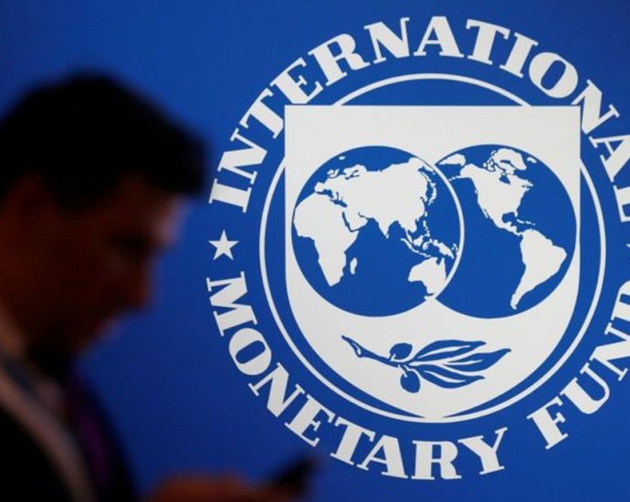 Sri Lanka receives first tranche of IMF bailout