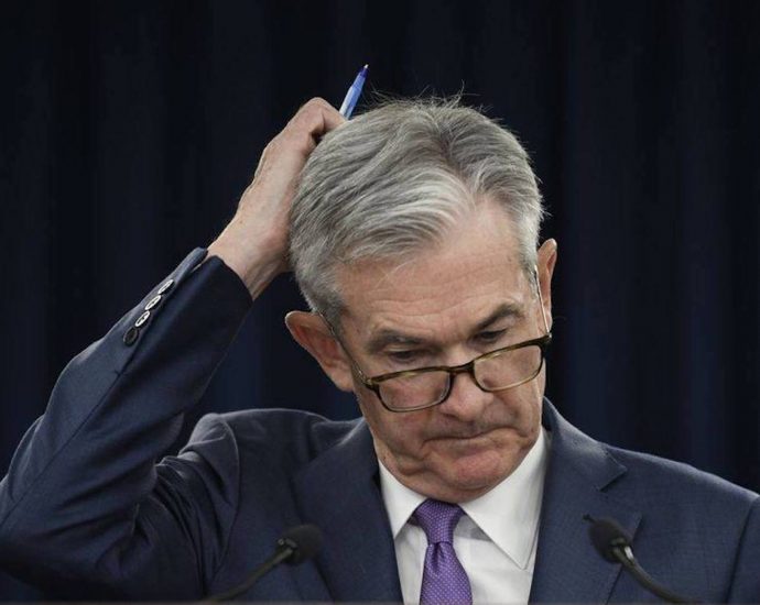 Stubborn inflation, bank crisis puts US Fed on a precipice