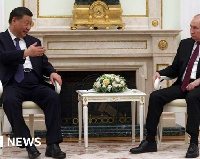 The ‘dear’ friendship of Putin and Xi… in 62 seconds