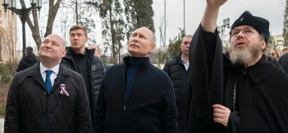Vladimir Putin makes surprise trip to Mariupol, his first visit to occupied Donbas in Ukraine