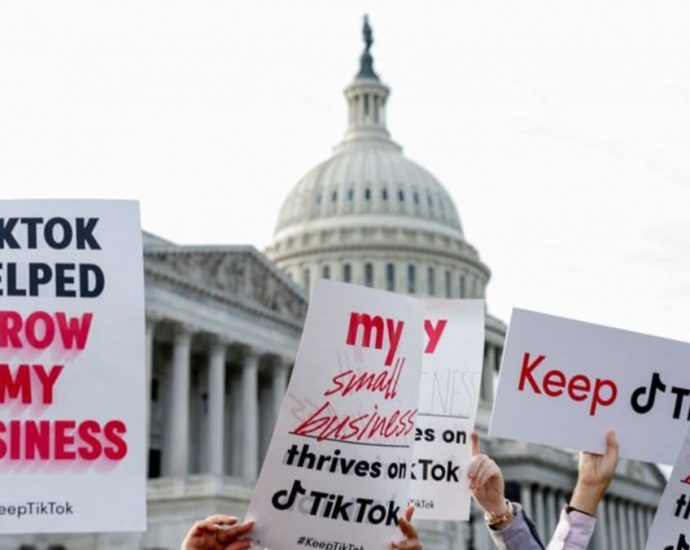 'Xenophobic witch hunt': TikTok users, some US Democratic lawmakers oppose app ban