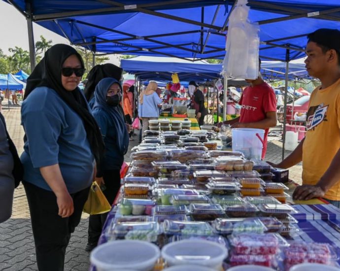 Amid tough environment, Malaysia Ramadan bazaar traders pivot offerings, hike food prices