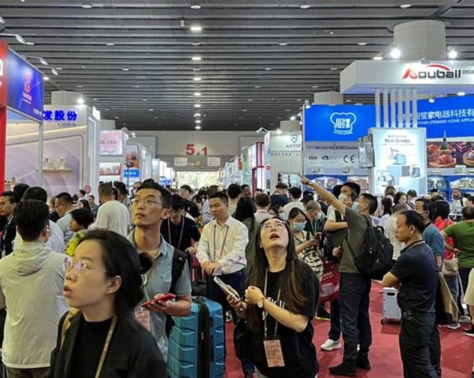 At China’s largest trade fair, exporters worry about global economy