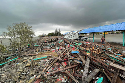 Boats capsize as storms wreak havoc