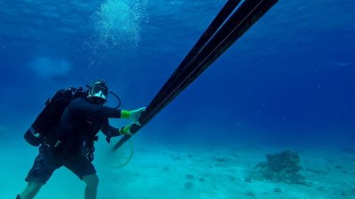 New US spy sub built for seabed war with China