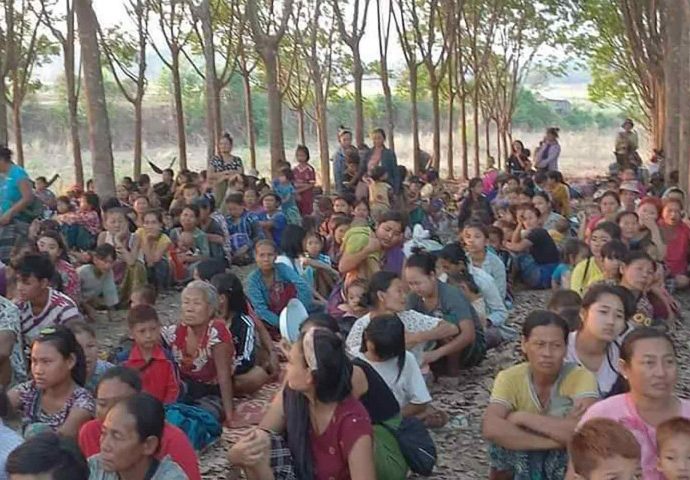 Residents flee fighting in Myanmar