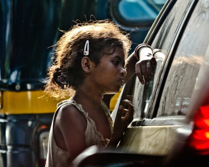 Rich-poor gap worsening in India 