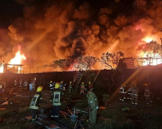 Seven dead, including two children, in fire near Philippine capital