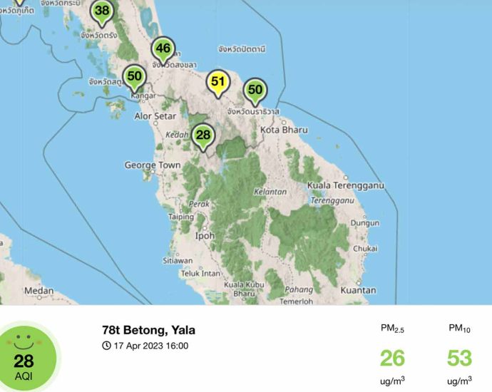 South getting smoke from indonesia, fires still burning in North