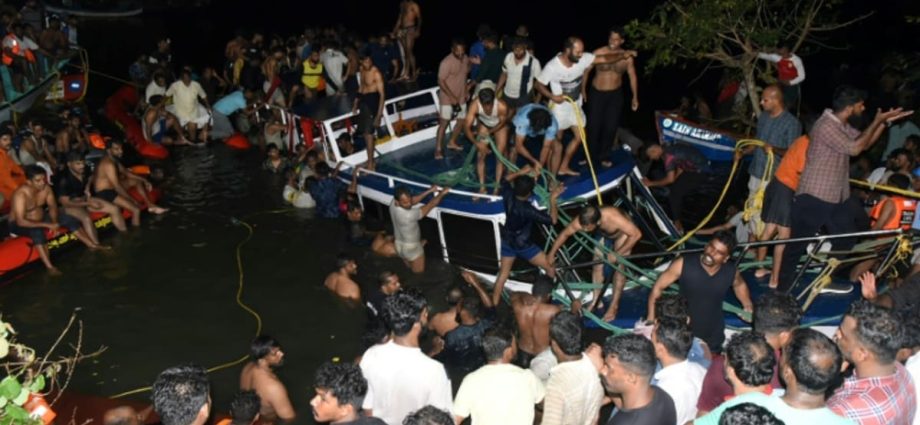 At least 22 dead after India boat capsizes