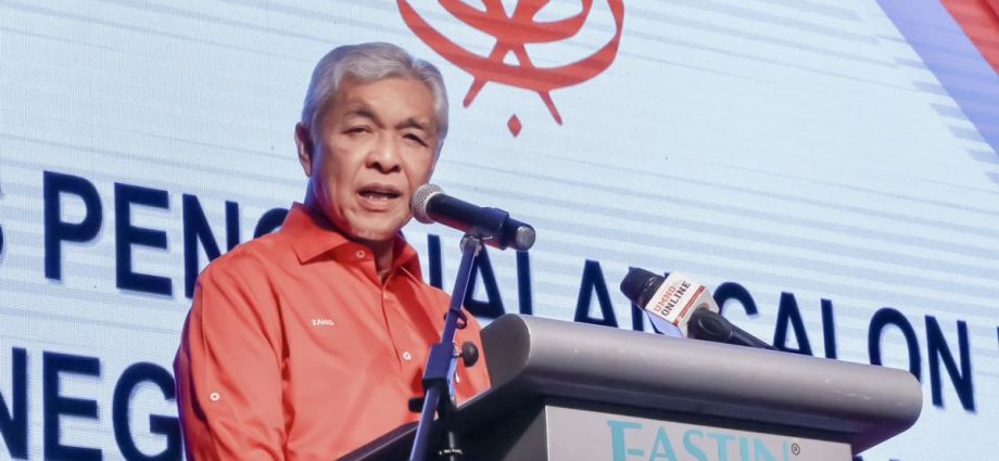 Barisan Nasional chairman Ahmad Zahid urges component parties to strengthen themselves to expand support base